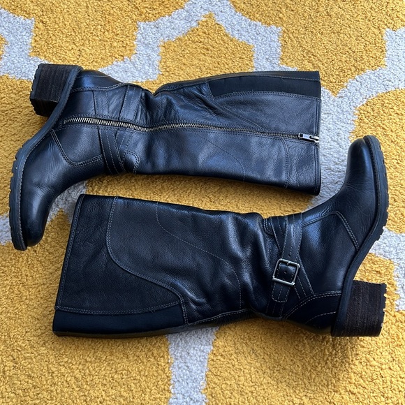 L.L. Bean tall black leather boots - Picture 2 of 9